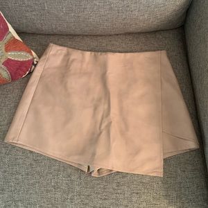 Kendall and Kylie nude leather skort